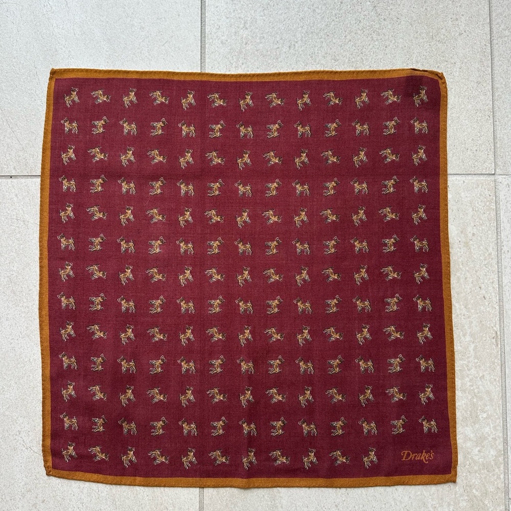Drake’s Elegant Dog Pattern Pocket Square - Red and Gold